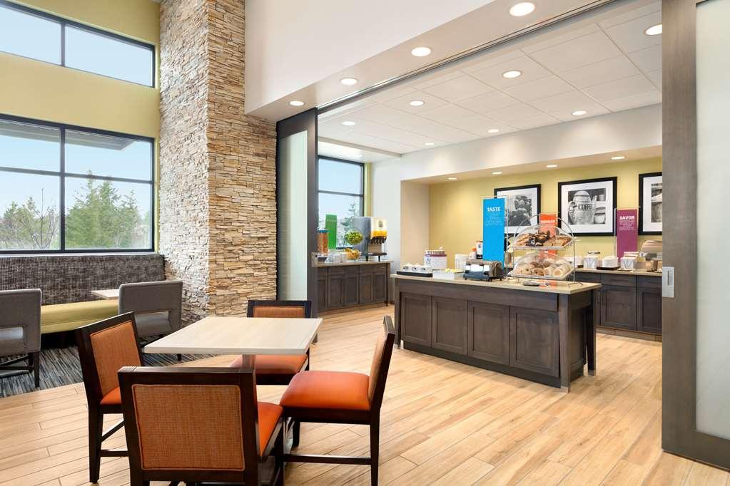 Hampton Inn & Suites 스노퀄미 레스토랑 사진